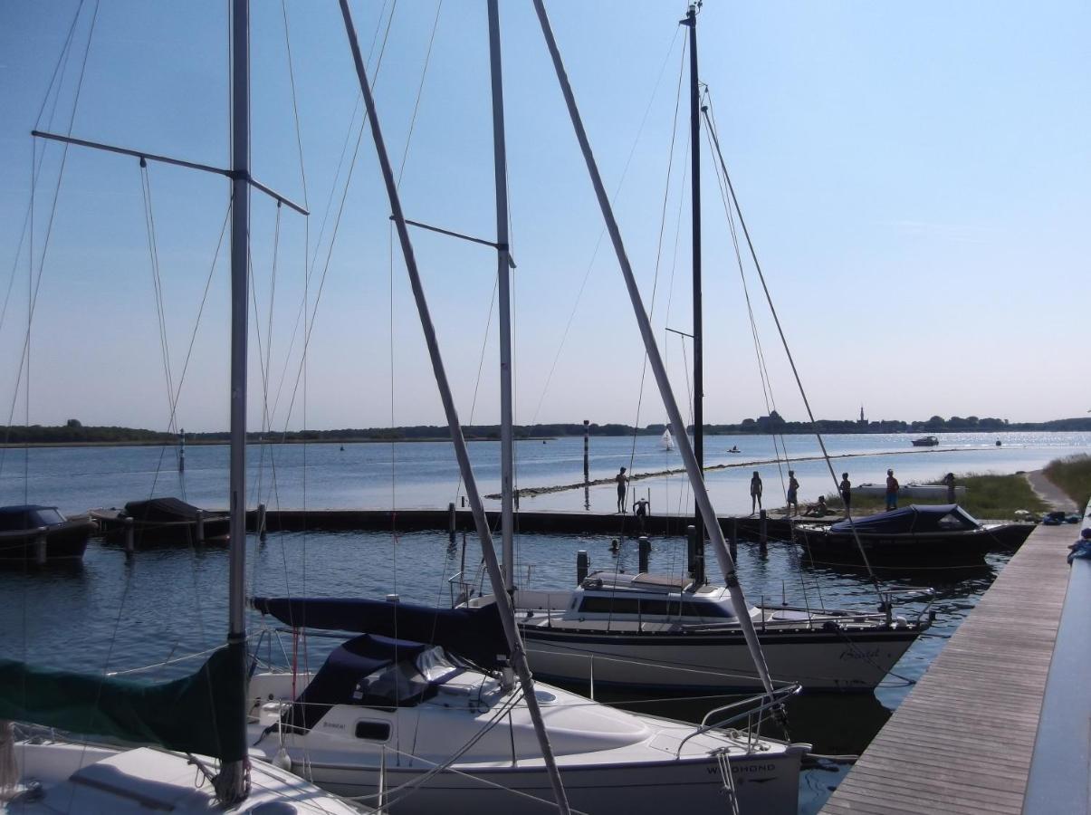 Apartment Gelegen Op Kattensprong Veerse En Noordzee!